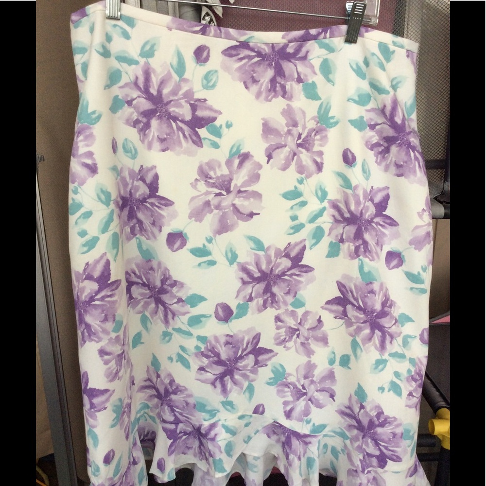 Emma James White Midi Skirt with Lavender Floral Print - Picture 1 of 4